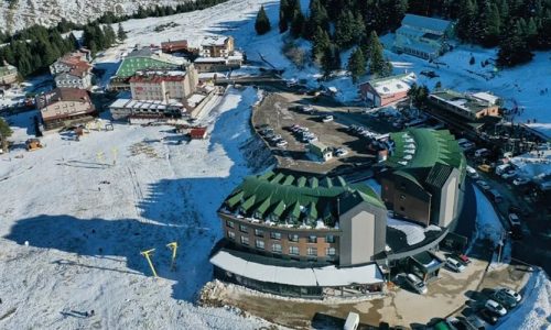 Горнолыжные курорты Турции страдают без снега и туристов