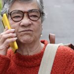 Мать сорвала авиарейс, что­бы сын не уле­тел в отпуск с любовницей 