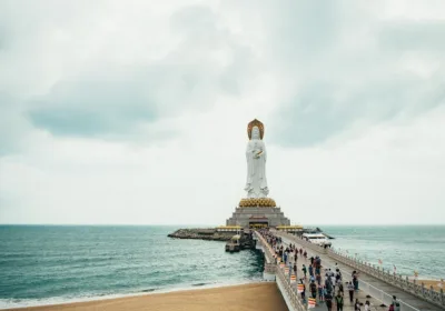 Российские туристы: герои восстановления Санья после тайфуна