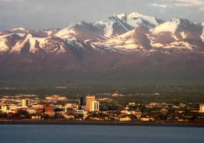 Рост цен на гостиницы в Анкоридже в преддверии встречи Путина и Трампа