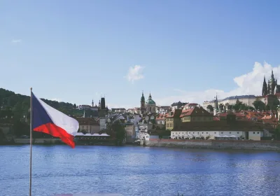Чехия вводит новые схемы виз для россиян: правда или миф?