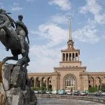 Туристка из Кемерово подала в суд на S7 из-за проблем с выездом в Армению