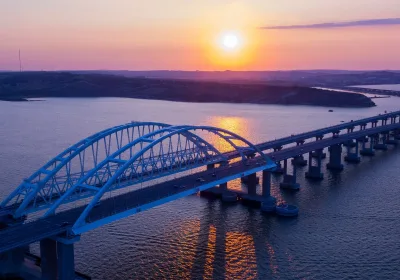 Запрет на проезд электромобилей по Крымскому мосту: что нужно знать туристам