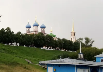 Новогодняя Рязань: Путеводитель по зимним праздникам и отдыху в городе