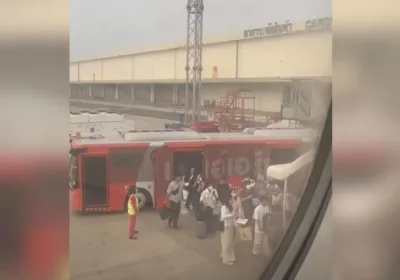 Инцидент с Thai AirAsia: Пассажиры забыты в автобусе