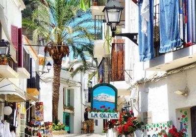 Испания: Туристический Рекорд 2025 Года, Несмотря на Потерю Российских Гостей