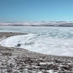 Опасности на Байкале: Туристы продолжают выезжать на лед