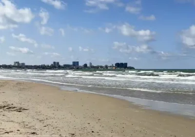 Анапа: надежды на ветер и очищение пляжей от мазута