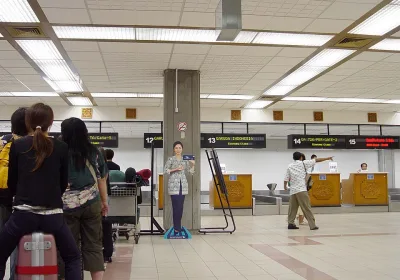 Проблемы российских туристов: Вынужденная пересадка в Тбилиси вместо Москвы