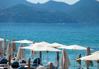 Турагентство обязано выплатить туристке 90 тысяч рублей за искаженную информацию об отеле