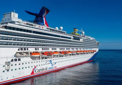 Туристка подала в суд на круизную компанию за чрезмерное употребление алкоголя