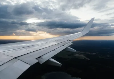 Туристы AZUR air застряли на Пхукете из-за трещины в лобовом стекле