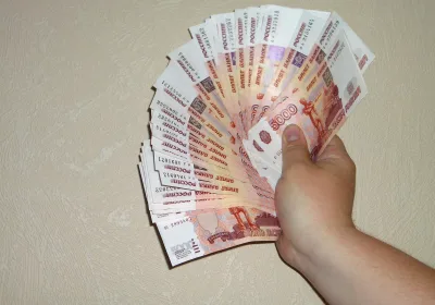 Туристы ставят под сомнение данные о средней зарплате в Москве