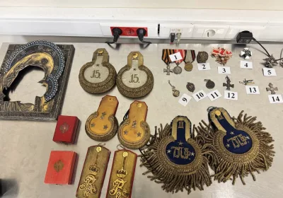 Таможенные операции: Экспертный анализ задержания пассажира с историческими ценностями в Пулково