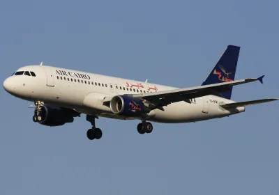 Задержка рейса Air Cairo: Пассажиры застряли в Москве